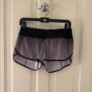 lululemon Women's Black Striped Ombré Speed-Up Low-rise Shorts - size 4